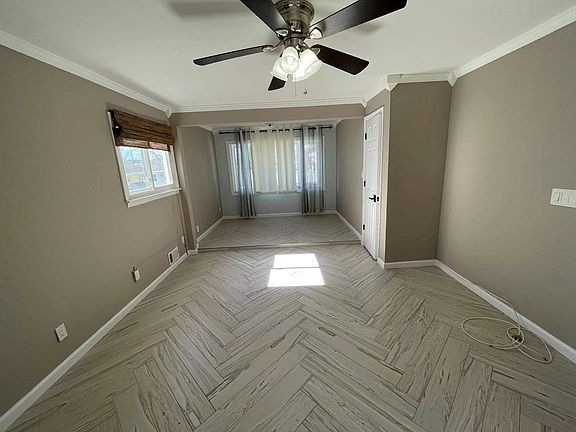 5th image of 386 Dongan Hills Ave Floor 1