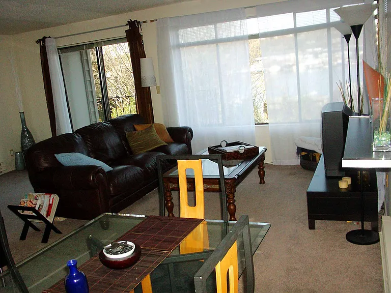 1738 Dexter Ave N #4 — Photo 6