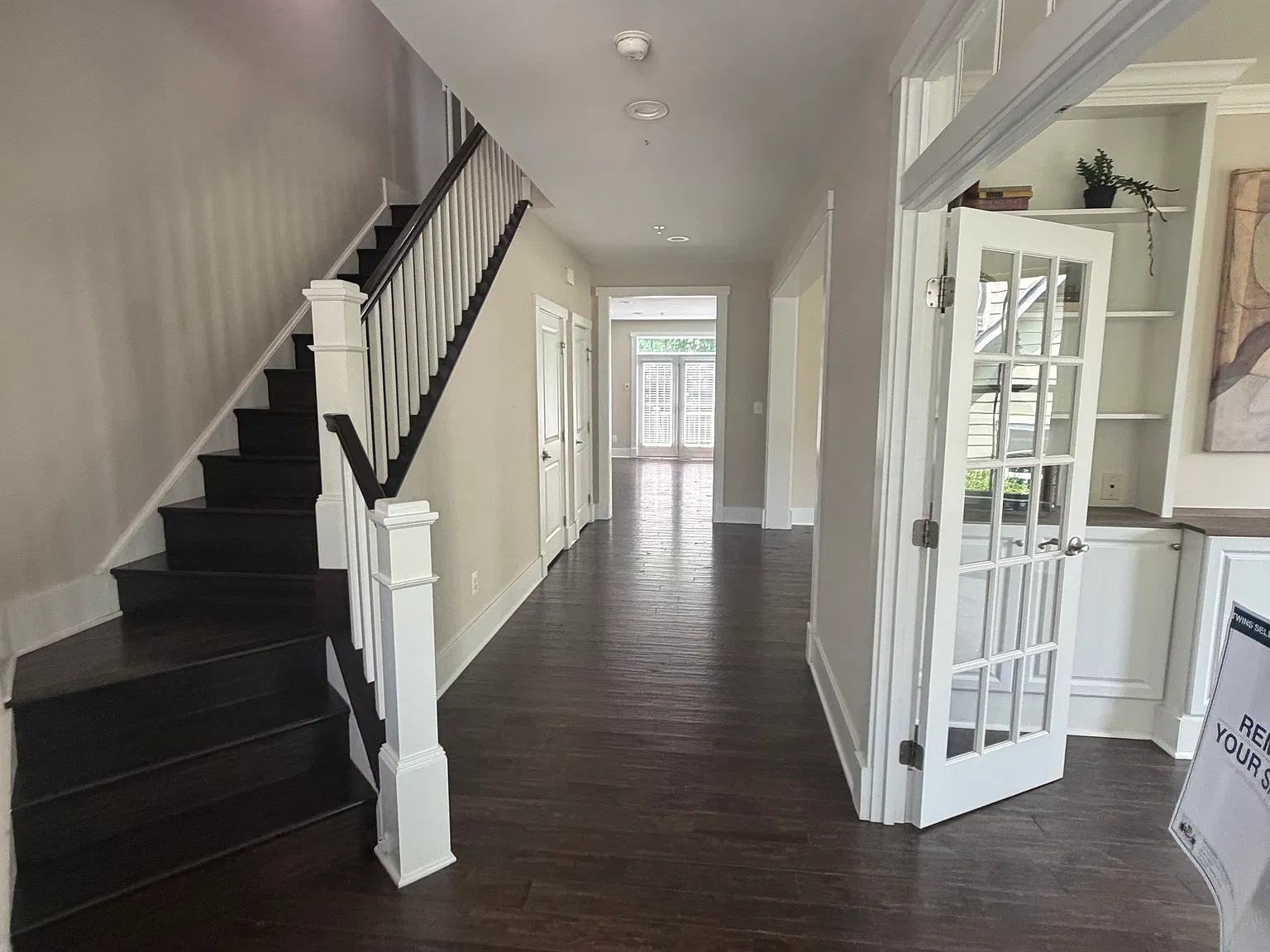 5 bed, 4.5 bath, 4576 sqft, $4,600 — Photo 2