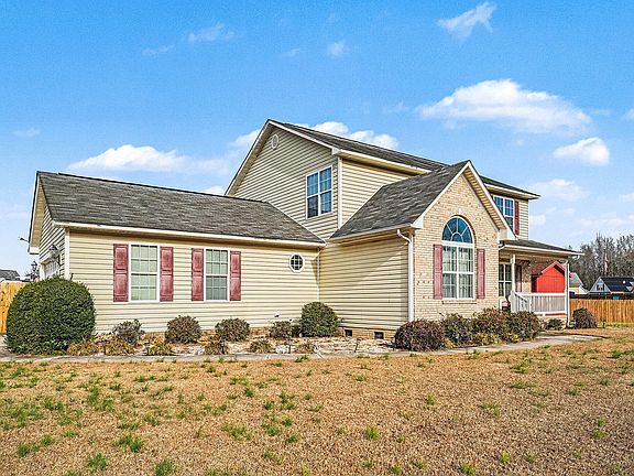 2nd image of 831 Raspberry Rd