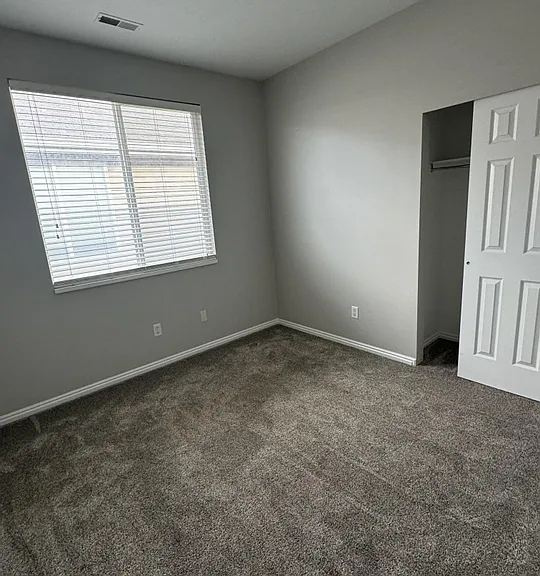 1065 W Haworth Dr — Photo 7