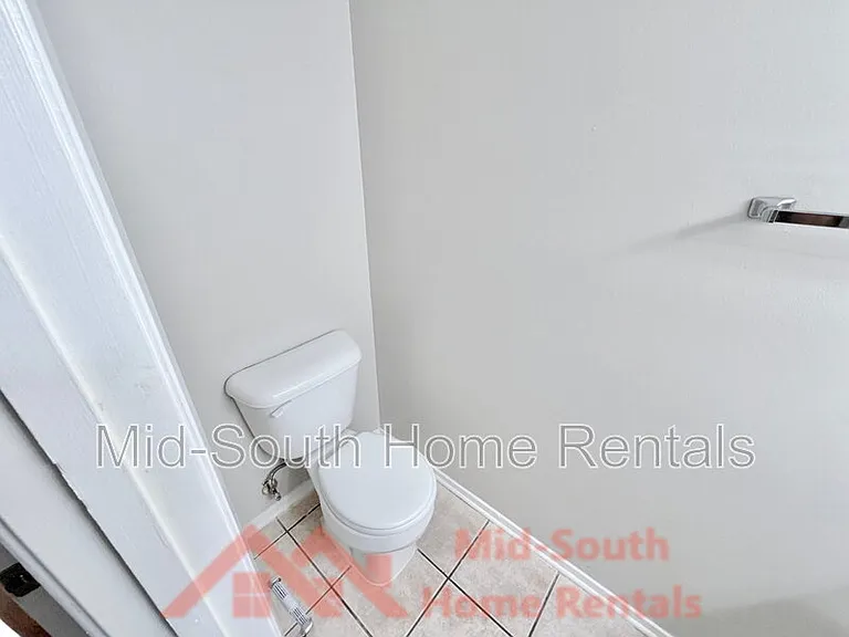 1869 E Poplar Woods Cir — Photo 10