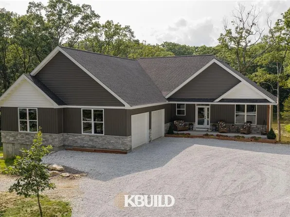 1077 Bell Rd, Wright City, MO 63390