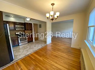 21-24 Hoyt Ave S #2B, Astoria, NY 11102