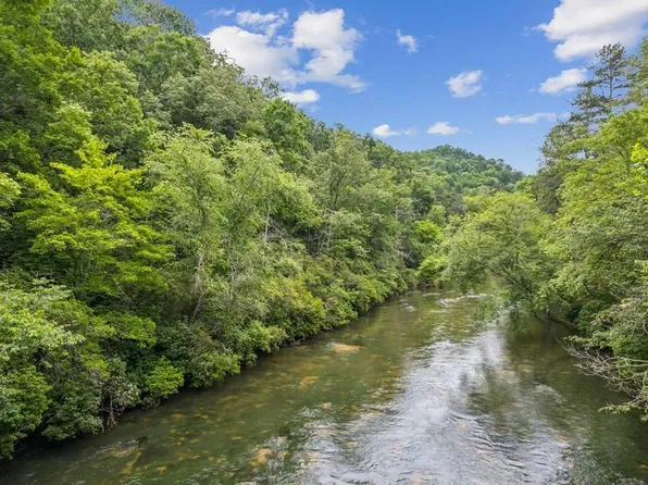 6 Riverfront Dr, Ellijay, GA 30536