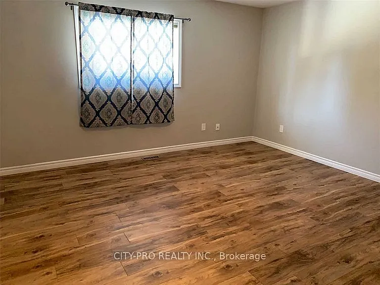 513370 2nd Line #MAIN FLOOR — Photo 14