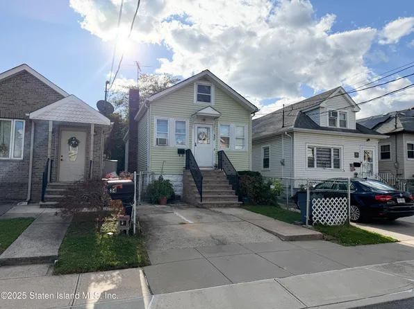 32 Glover St, Staten Island, NY 10308