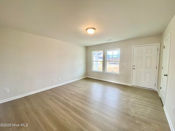 3rd image of 102 Slew Court