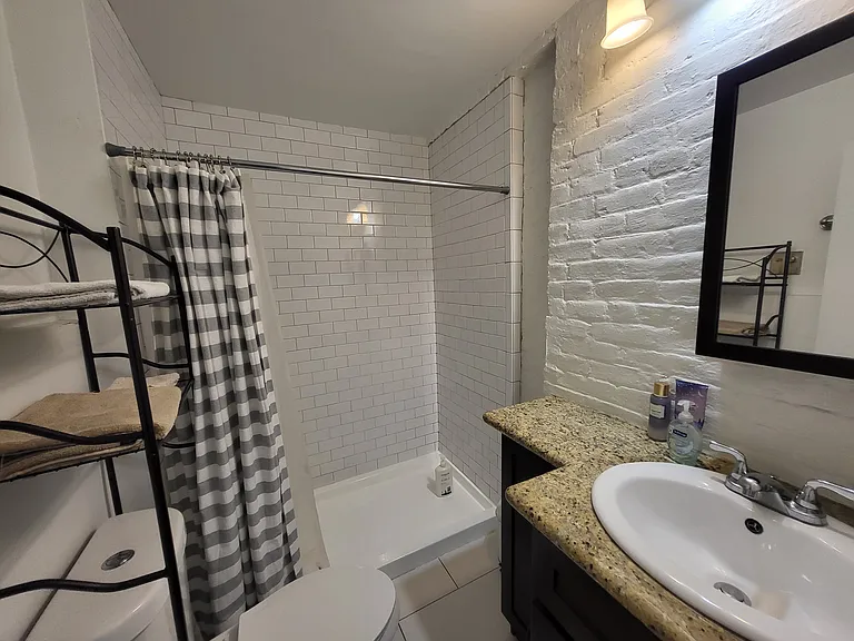 331 Decatur St #2A — Photo 9