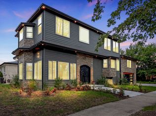 9100 Kenton Ave, Skokie, IL 60076