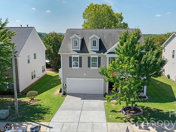 2nd image of 4007 Clover Rd NW