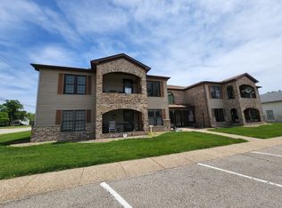 111 N Cedar St APT 1A, Lexington, IL 61753