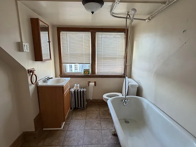 10 E Overlea Ave #4 — Photo 3
