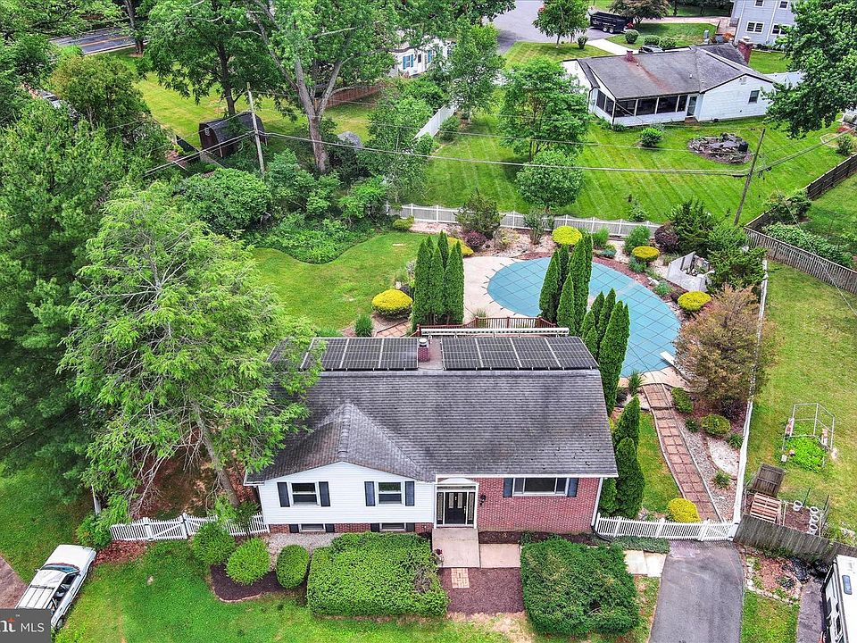 1st image of 1502 Meadow Ct