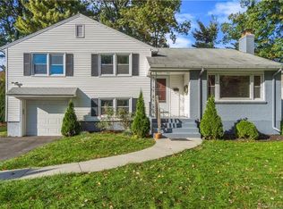 24 Grenhart St, West Hartford, CT 06117