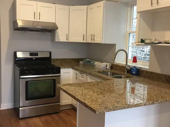 3051 S Broad St #1F, Chicago, IL 60608