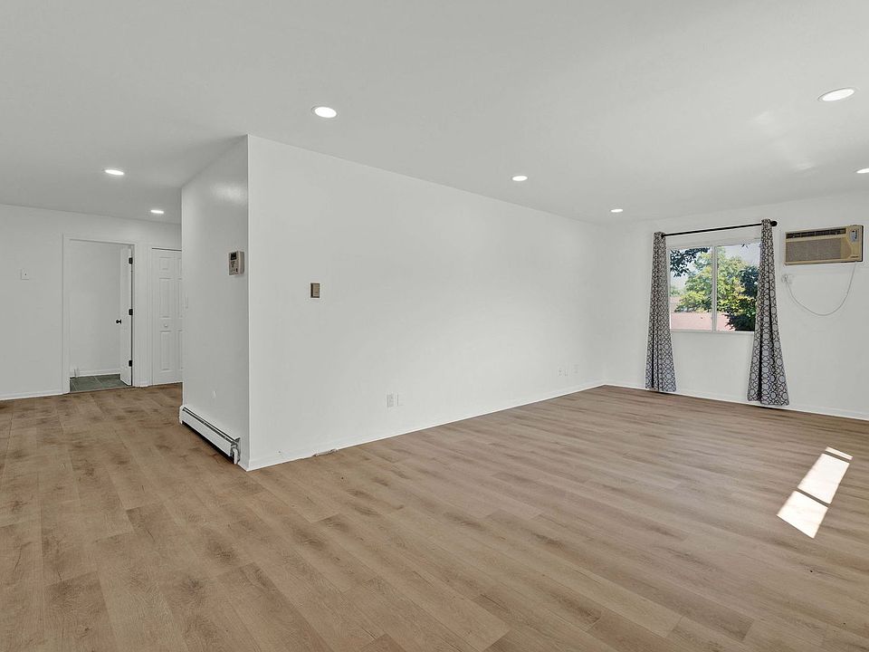 1st image of 38618 Meadowdale St