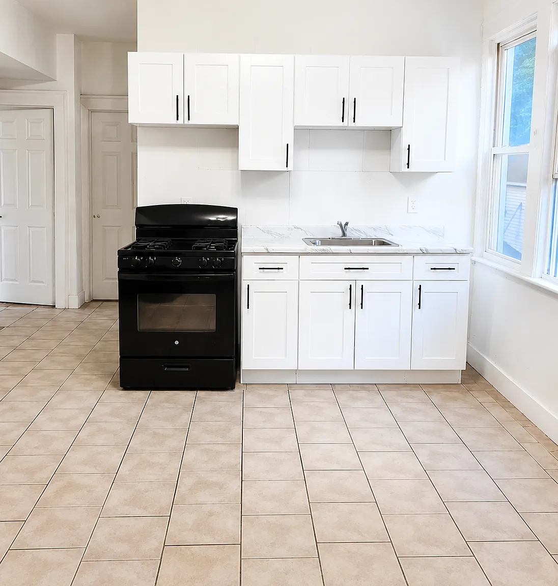 3 bed, 1150 sqft, $2,300 — Photo 2