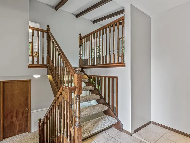 7316 Candlewood Dr N — Photo 15