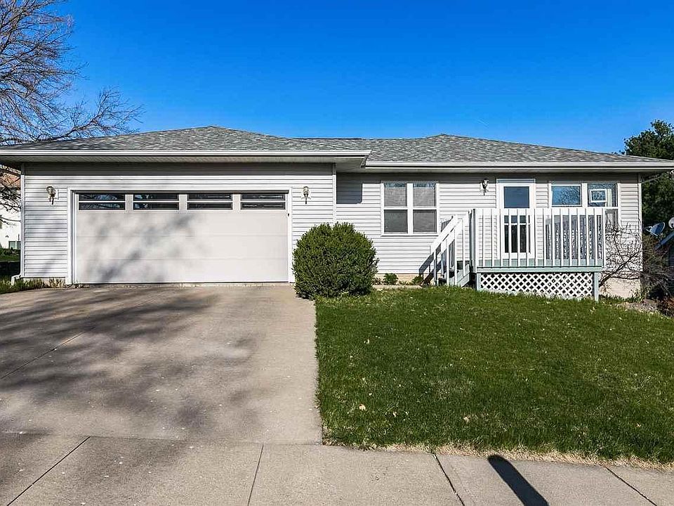 1st image of 2221 Hickory Ct