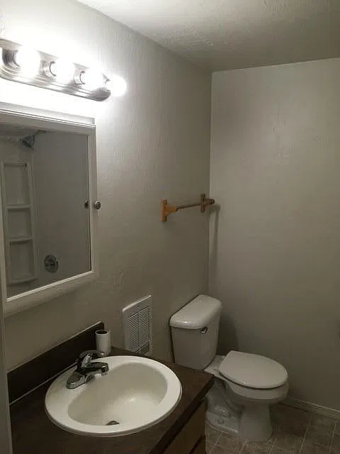 150 Curtis St NE — Photo 3