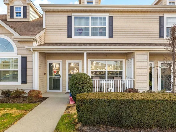 119 Willow Lane #119, Valley Stream, NY 11580