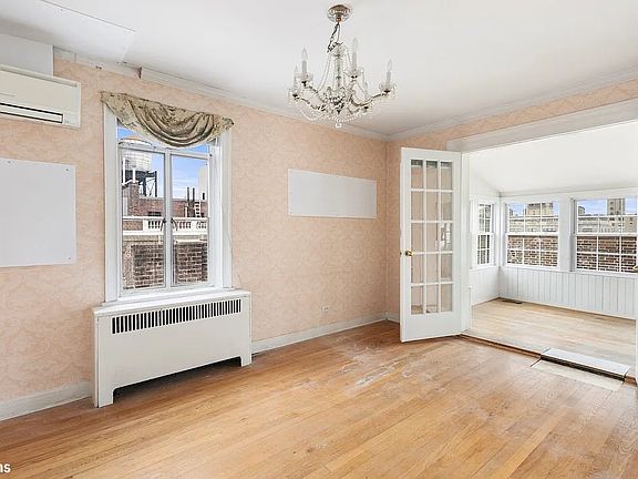 4th image of 1060 Park Ave Penthouse A