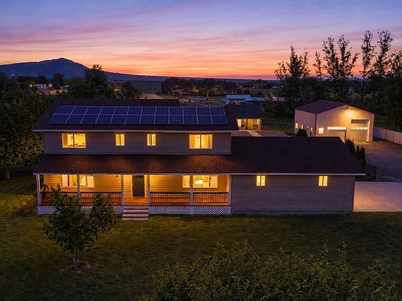 2nd image of 42212 E Ridgecrest Loop NE