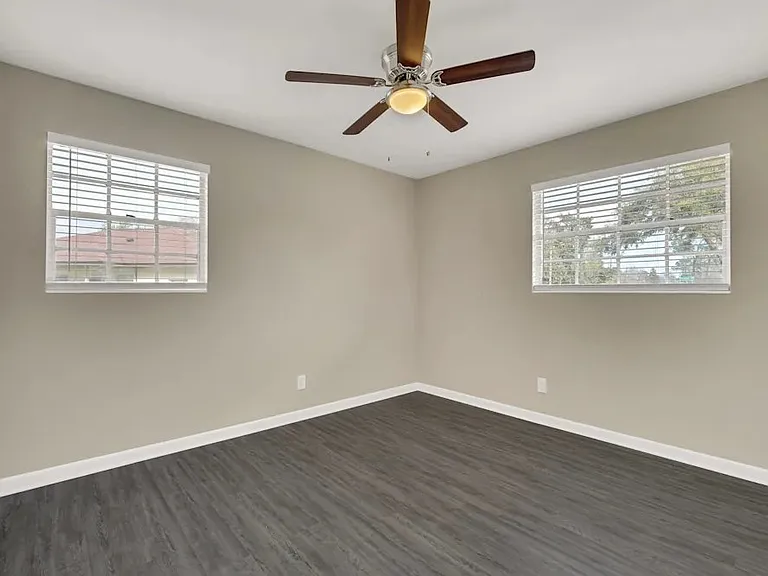 1650 Cezanne Dr W — Photo 4