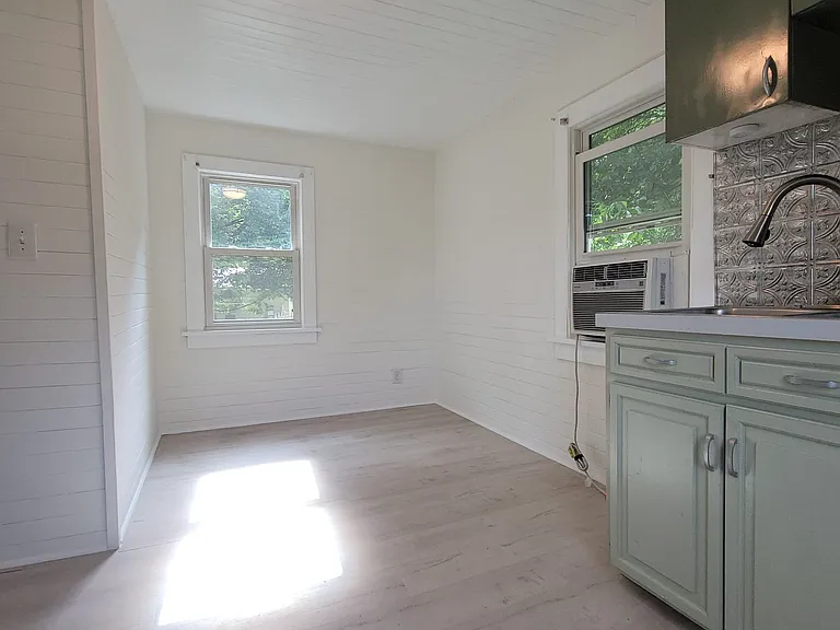 107A Hill St SE — Photo 5