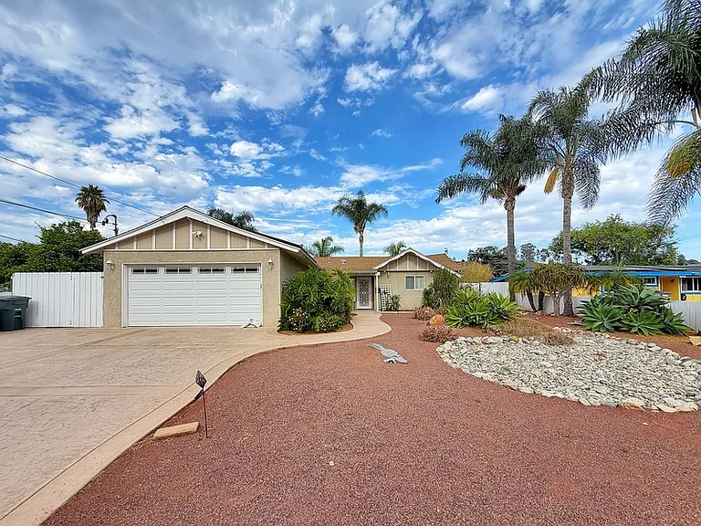 13813 Powers Rd — Photo 1