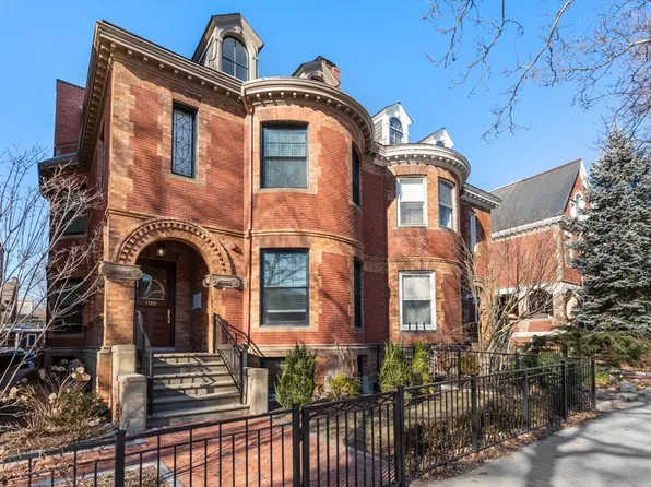 1762 Beacon St #1, Brookline, MA 02445