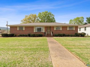 1812 Chapman Ave NE, Huntsville, AL 35811