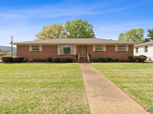 1812 Chapman Ave NE, Huntsville, AL 35811