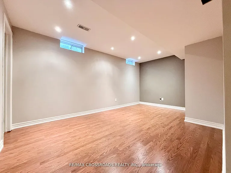 158 Gail Parks Cres — Photo 21