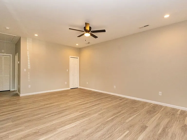 18 Michigan Ln #2 — Photo 11