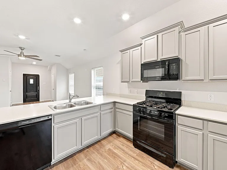 19114 Sangro Dr — Photo 9