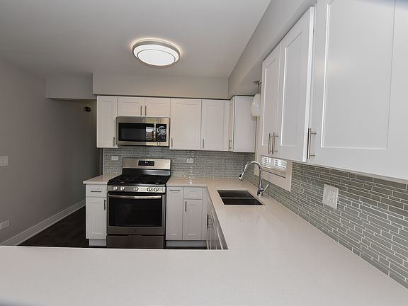 3rd image of 5332 W Newport Ave #2