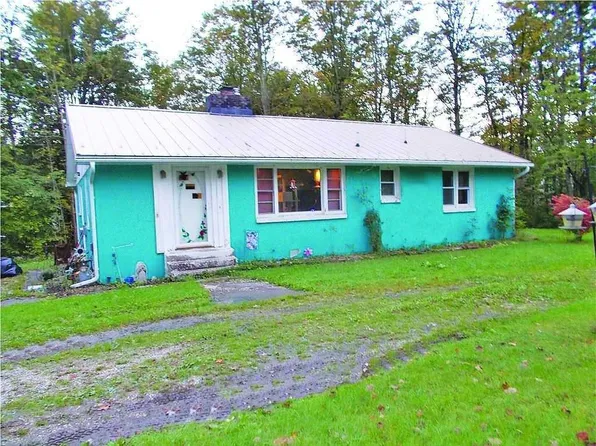 9170 Storey Rd, North East, PA 16428