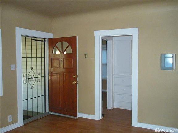 5th image of 217 El Camino Ave