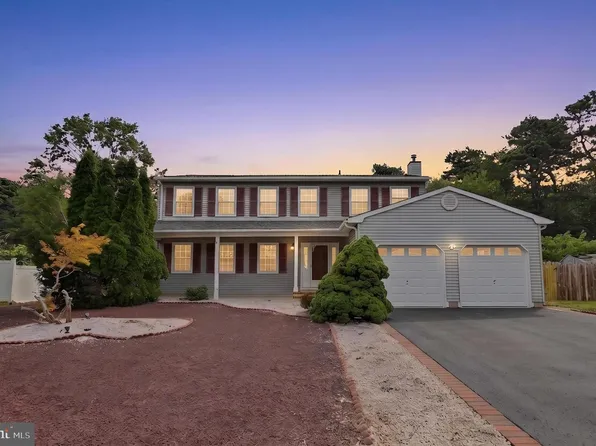 1075 Torremolinos Ct, Toms River, NJ 08753