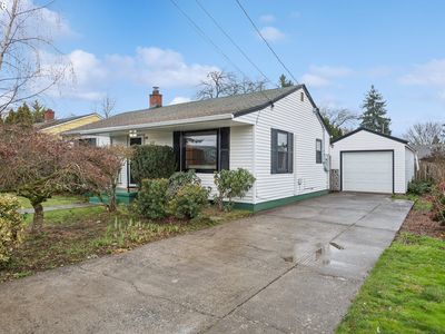 7630 NE Stanton St, Portland, OR, 97213