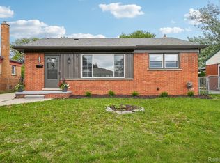 25906 Belleair St, Roseville, MI 48066