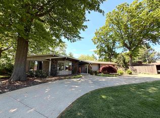 208 N Sunny Slope St, West Frankfort, IL 62896