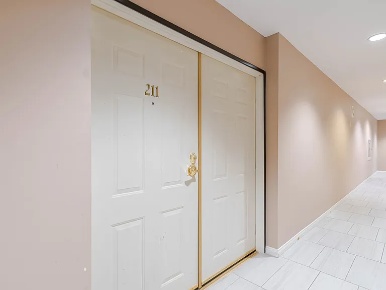 14141 Dickens St #211 — Photo 3