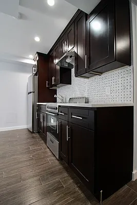 Rented by New York Realty Minimax Inc | media 6