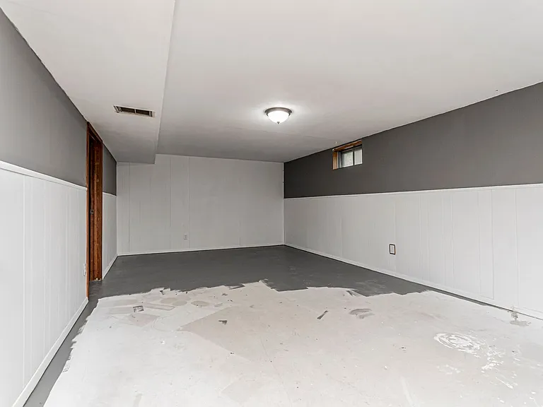 1011 Skyline Dr — Photo 11