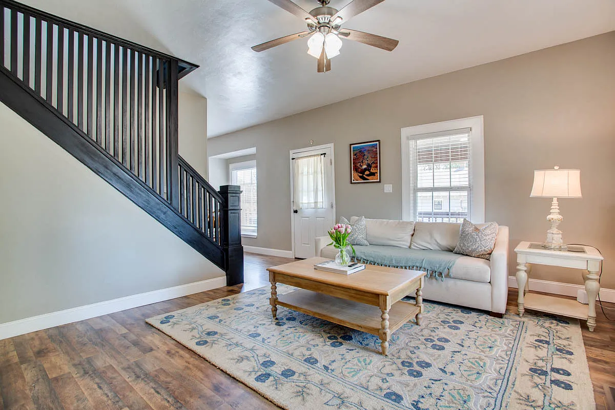4 bed, 1930 sqft, $1,900 — Photo 3