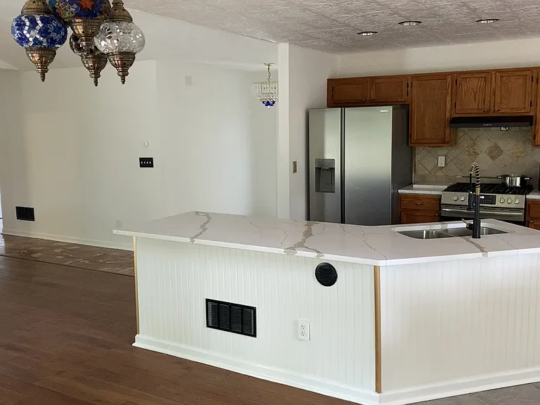 6917 Rock Creek Ct — Photo 4