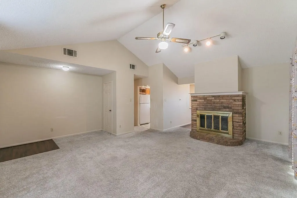 3 bed, 1500 sqft, $2,400 — Photo 4